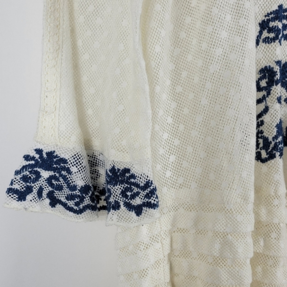 FREE PEOPLE Peplum White Lace Top Blue Embroidery Size Small - Picture 5 of 9